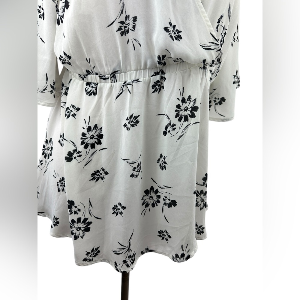 NWT Torrid Floral Georgette Flutter Sleeve Surplice Blouse Sheer Plus Size 1X - Picture 4 of 15